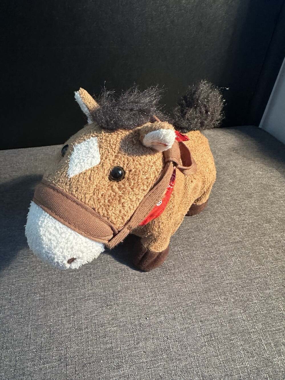 Books Are Fun Animated Walking Singing Horse Plush 8" Brown Pony Works